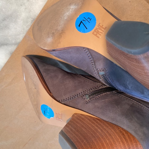 Frye Reina Rory Ankle Bootie in Jean (gray) 7.5 *Flaw* - Picture 3 of 7